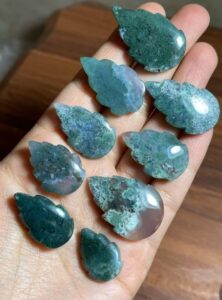 عقیق خزه ای تراش فانتزی برگ